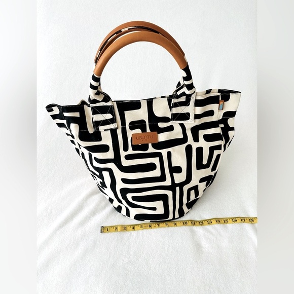 Ubuntu Life Weekender Bag Black Kuba Size Large - Picture 4 of 13